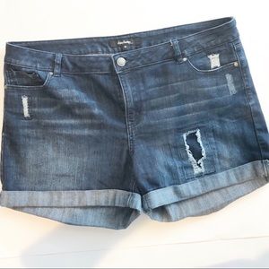 Distressed Jean Shorts Size 16 Daisy Fuentes